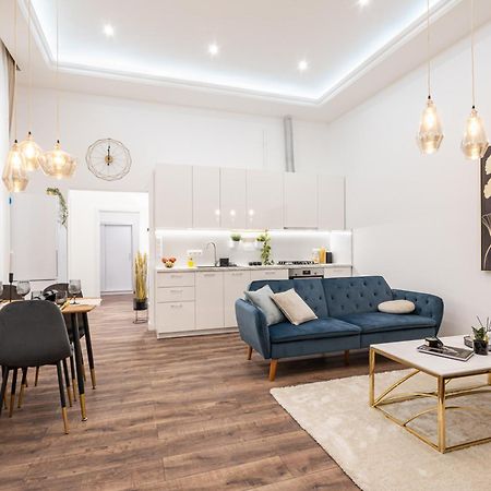 Blue Velvet Luxury Apartment Budapest Bagian luar foto